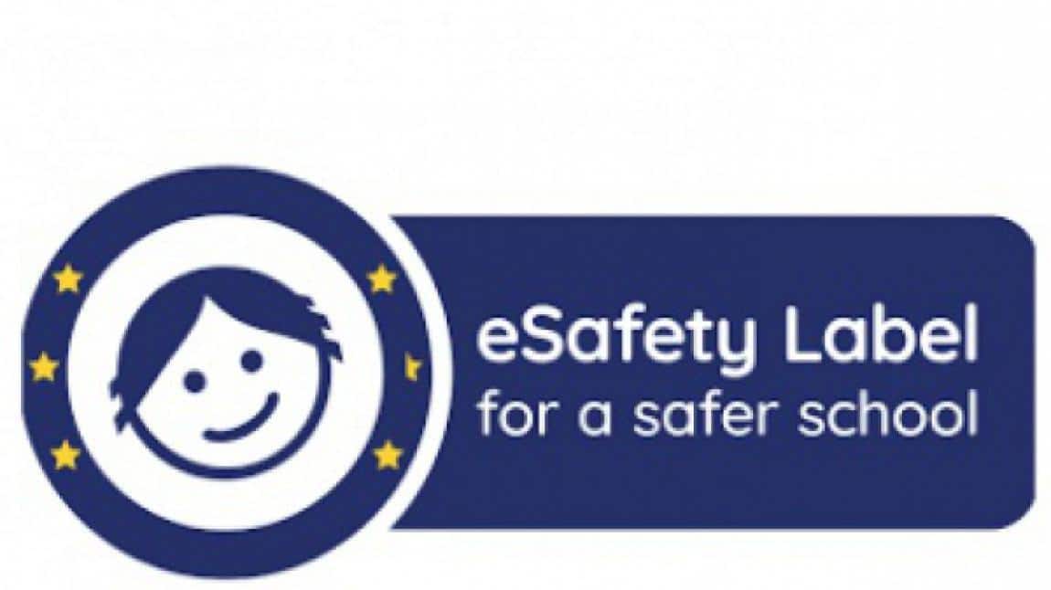 E-safety Bronz Etiketini Aldık.